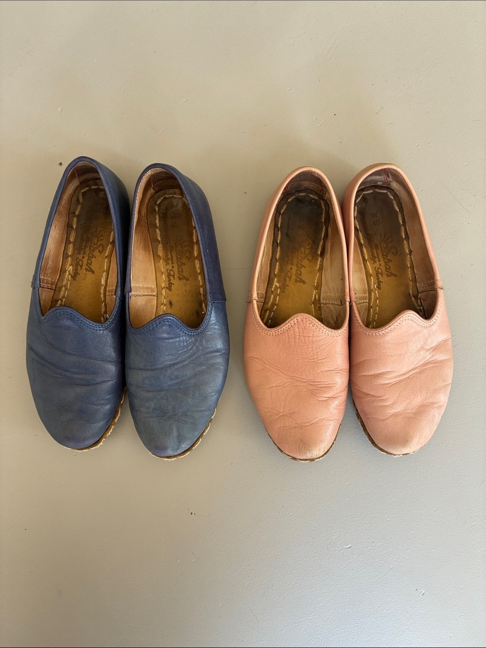 SABAH set of 2! W9, Eu40
Slip-On Leather Flats in Blue and Pink